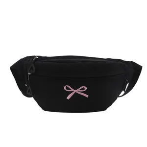 Schwarze sportliche Brusttasche mit rosa Schleifenstickerei und Doppelreißverschluss