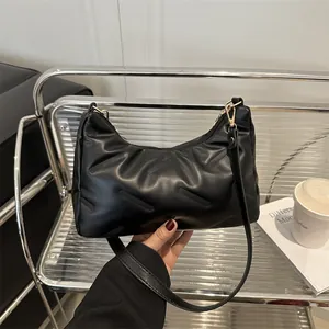 Mode PU Leder Gesteppte Schultertasche Für Damen Urban Minimalistisch Unterarmtasche Einfarbig Geprägte Kleine Quadratische Tasche Reißverschluss Casual Handtasche
