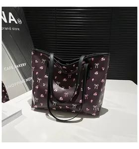 Grand sac cabas avec motifs nœuds roses et fleurs sur cuir synthétique foncé