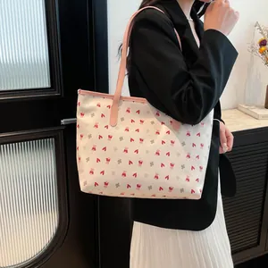 Sac fourre-tout blanc pour femme avec imprimés mignons d'ours et de coeurs roses