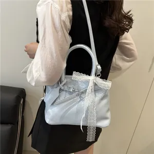 Sac à main minimaliste bleu clair en similicuir avec nœud en dentelle et bandoulière