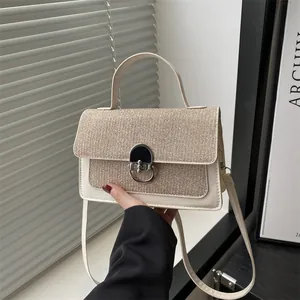 Sac Bandoulière Minimaliste Urbain en Cuir PU Avec Rabat à Paillettes Brillantes Sac à Main de Mode pour Femmes Avec Serratura en Métal Élégant Sac à Épaule Sous le Bras Quotidien