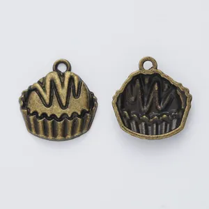 Colgante de cupcake vintage de aleación de zinc para creación de joyas DIY y artesanía