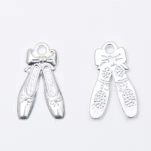 Pendentifs chaussons de danse argentés avec nœud pour la création de bijoux DIY