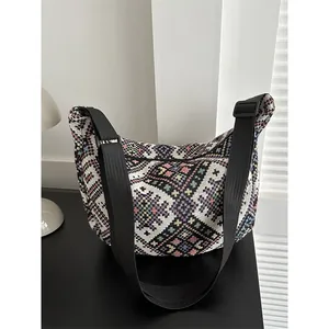 Retro geometric jacquard crossbody bag with adjustable wide strap and ethnic pattern design