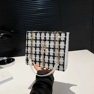 Borsa a Spalla da Donna in Tweed a Quadri Elegante Catena in Metallo Con Nappina e Logo in Metallo per Moda Quotidiana