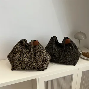 Women Leopard Print Canvas Tote Bag Large Capacity Casual Shoulder Handbag Urban Fashion Commuter Bag Retro Style Handbag