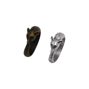 Bagues renard vintage en alliage de zinc, finitions bronze et argent sur fond blanc