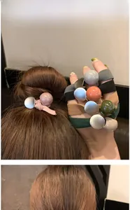 Détails d'élastiques à cheveux avec perles acryliques et disques métalliques colorés