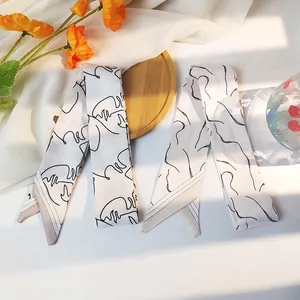 Foulard en soie avec dessin de visage artistique et motif de ligne minimaliste