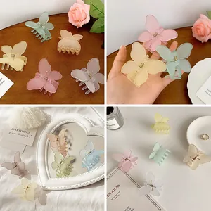 Pinzas de pelo de mariposa mate en colores pastel para un peinado dulce y elegante