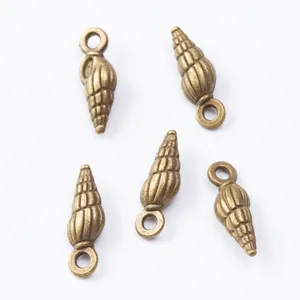 Cinq pendentifs coquillage en bronze vintage avec texture spirale pour bijoux DIY