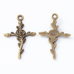 Pendentif croix rose en bronze vintage pour bijoux DIY avec détails recto et verso