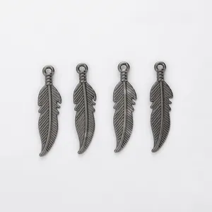 Vierer-Set dunkelgraue Feder-Anhänger aus Zinklegierung für DIY-Schmuckzubehör