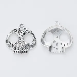 Vintage Silber Totenkopf Anhänger mit floralem Lochmuster für DIY Schmuckherstellung
