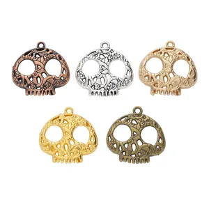 Vintage-Totenkopf-Anhänger aus Zinklegierung mit filigranem Muster in fünf Farben