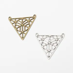 Hohle Dreieck-Anhänger aus Legierung in Bronze und Silber mit Doppelöse für DIY-Schmuckherstellung