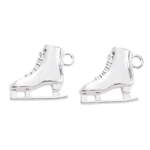 Par de colgantes de patines plateados vintage para creación de joyas DIY y artesanía