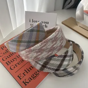 Plaid sponge headband set in retro aesthetic patterns for autumn and winter fashion