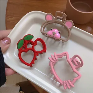 Niedliches Set aus Haarspangen mit Cartoon-Bär und Katzen-Motiv aus Metall