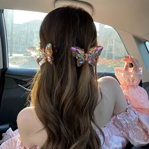 Pinces à cheveux papillon en cristal irisé avec finition taillée pour femmes