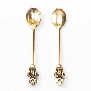 Paire de pendentifs cuillères couronne dorées en métal antique pour bijoux DIY
