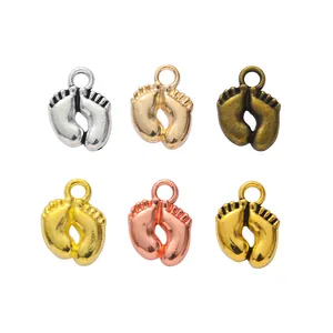 Pendentifs empreintes de bébé en alliage de zinc en six coloris pour bijoux DIY