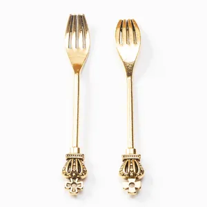 Détails de fourchettes en alliage doré rétro avec motifs de relief vintage complexes