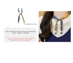 Detail van kleurrijke geweven choker met hars kralen en verstelbaar trekkoord voor dames