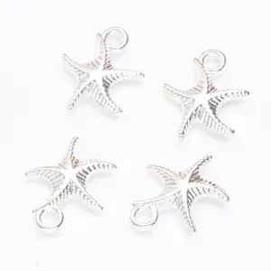 Set van vier zilveren zeesterhangers met radiale patronen voor DIY sieraden maken en ontwerp