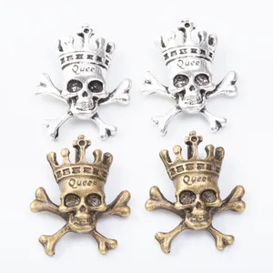 Retro zinc alloy skull pendants with Queen engraving in silver and bronze finish