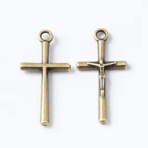 Ciondoli a croce in bronzo vintage con rilievo del crocifisso per gioielli fai da te