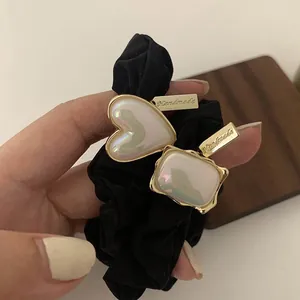 Korean Handmade Heart Faux Artificial Pearl Scrunchie Black Elastic Hair Tie Elegant Cloth Headwear Ponytail Holder For Women