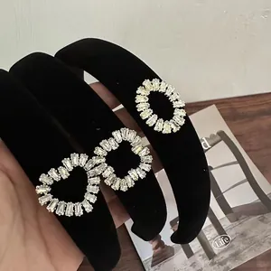 Serre-tête vintage français en velours noir orné de strass brillants et élégants