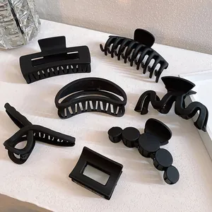 Pinces à Cheveux Grandes Noires Mattes Style Coréen pour Femmes Accessoires de Cheveux Géométriques Creux Minimalistes