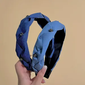 Serre-têtes en jean tressé bleu avec strass pour un effet de volume élégant