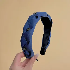 Serre-tête en denim tressé avec cristaux sombres pour un style rétro chic