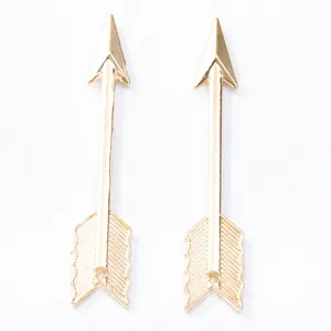 Pendentifs flèche vintage dorés en alliage pour création de bijoux DIY avec détails