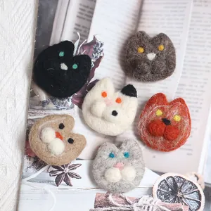 Handmade Cute Cartoon Cat Wool Felt Brooch Pin For Women Sweet Animal Plush Clothing Decoration Accessory Needle Felted Gift