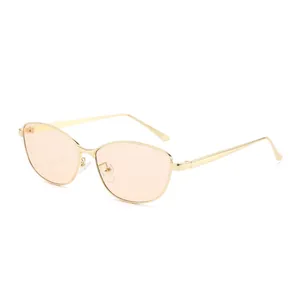 Cat-Eye-Metall-Sonnenbrille mit goldenem Rahmen und bernsteinfarbenen Gläsern für Damen