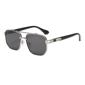 Occhiali da sole aviator in metallo argento a doppio ponte con lenti nere anti-UV