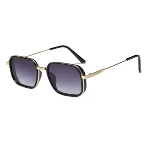 Fashionable square metal sunglasses with black gold frame and gradient lenses for men