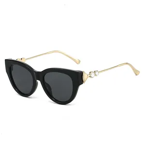 Lunettes de Soleil Œil de Chat Mode pour Femmes Monture Métal PC Strass Protection UV400 Verres Dégradés Vintage Luxe