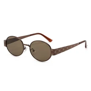 Lunettes de soleil ovales rétro en métal avec verres bruns et gravures de roses