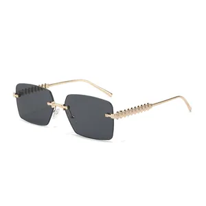 Gafas de Sol Cuadradas Sin Montura para Mujer Hombre Marco de Metal Dorado Con Remaches Piramidales Protección UV400 Vintage