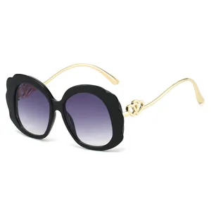 Women Fashion Oval Sunglasses Scallop Wavy Frame Hollow Heart Metal Temple UV400 Protection PC Lens Retro Decorative Eyewear