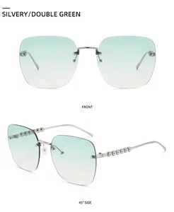 Vue détaillée de face et de profil de lunettes de soleil carrées sans monture avec perles
