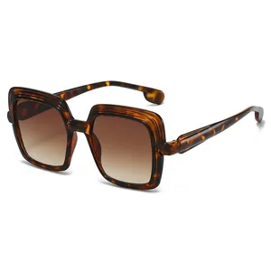 Retro square tortoiseshell sunglasses with brown gradient lenses and thick frame