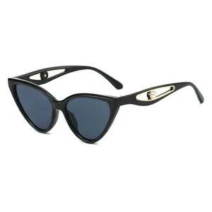 Fashion Cat Eye Sunglasses For Women Vintage Metal Hollow Artificial Pearl Temples UV400 Protection Trendy Gradient Lens Glasses