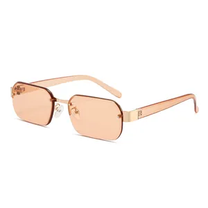 Lunettes de soleil carrées en métal avec verres ambre et monture dorée élégante